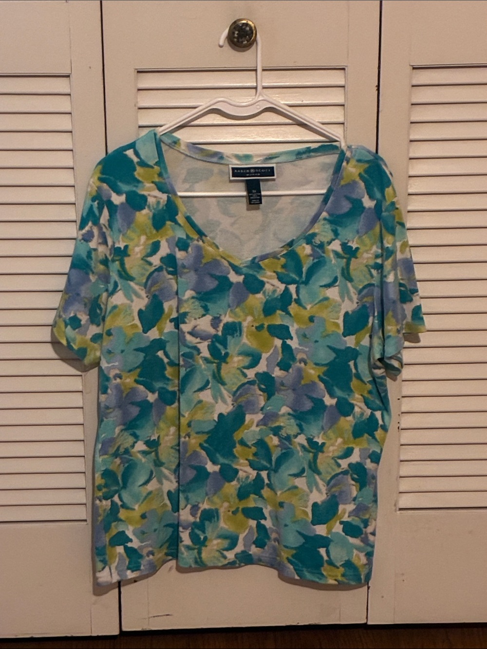 Karen Scott Short Sleeve V-Neck Tee in Teal, Aqua & Lime Floral